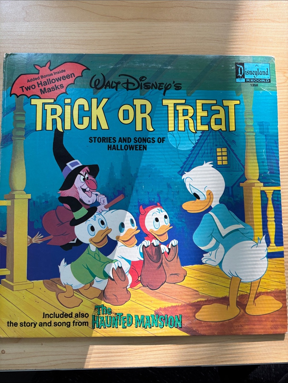 Walt Disney's - Trick Or Treat LP 1974 Halloween with Masks RARE